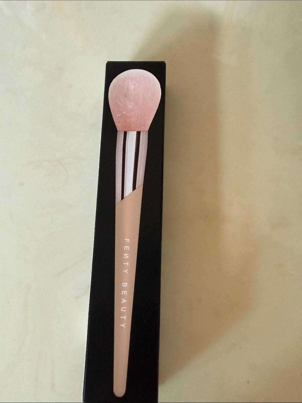 Fenty Beauty Powder Puff Setting Brush - Blush